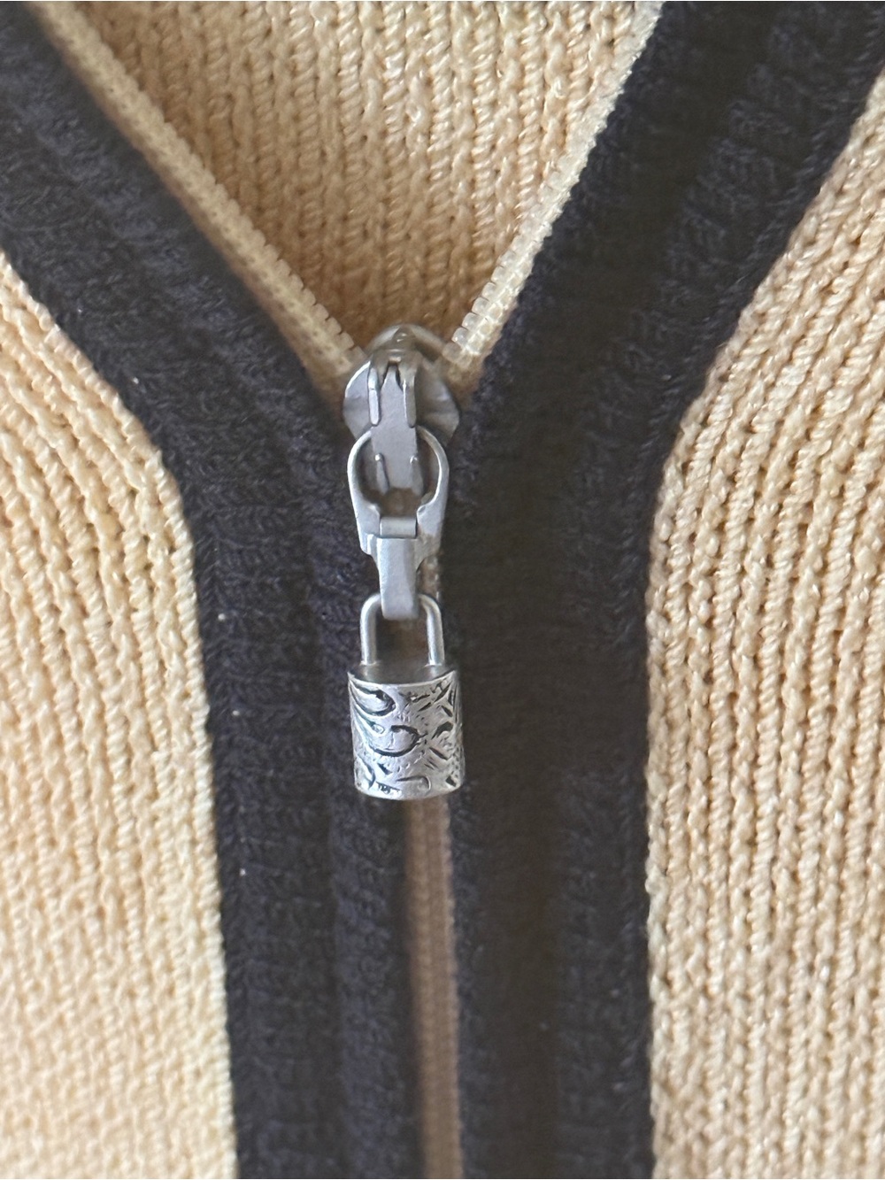St. John Cream and Black Zip-Front Knit Jacket - Picture 4 of 12